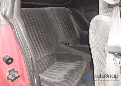 2002 Pontiac Firebird z USA, uszkodzony, nr VIN 2G2FS22K422108352